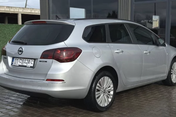 Auto in Vendita a Peja - 6,009 Euro