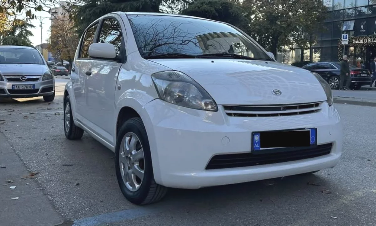 Auto in Vendita a Elbasan, Daihatsu, 2005 gasoline-gas,Kambio Automatik Pagamento 3,500  Euro.