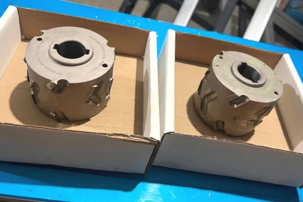 Strumenti di lavoro a Tirana - 530 Euro