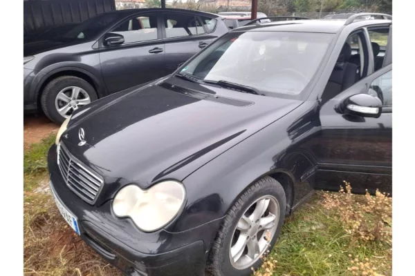 Auto in Vendita a Tirana - 3,900 Euro