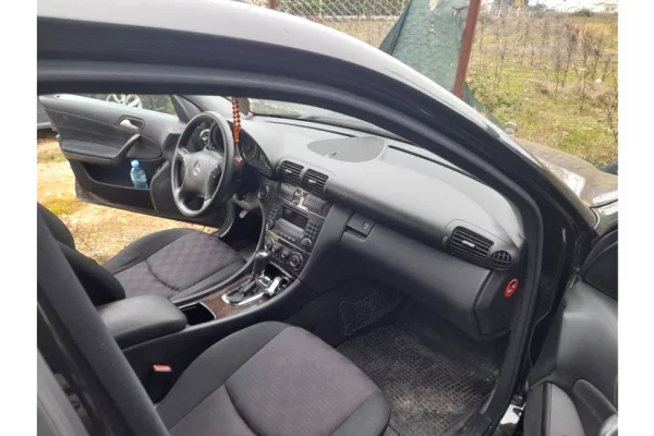 Auto in Vendita a Tirana - 3,900 Euro