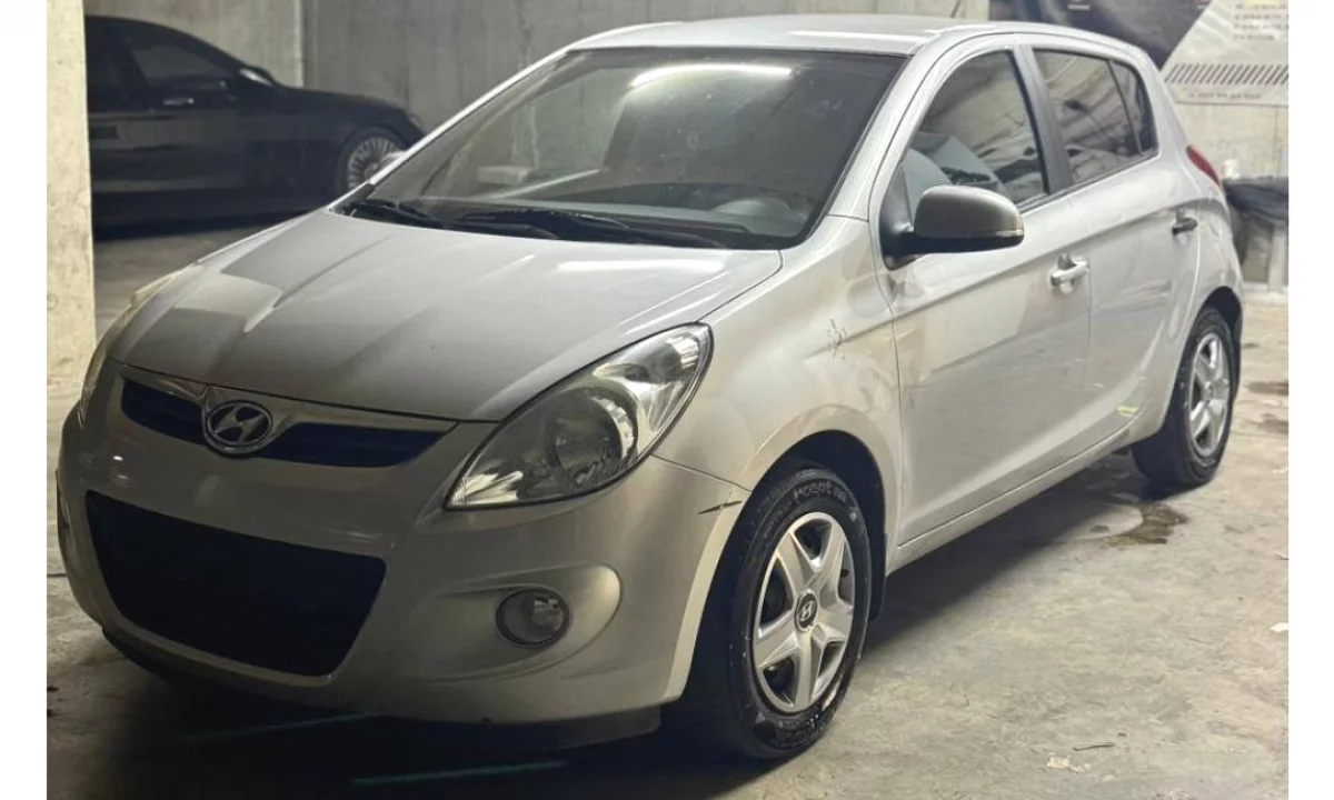 Auto in Vendita a Tirana, Hyundai, 2011 Benzine,Kambio Manual Pagamento 3,500  Euro.