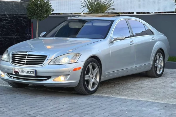 Auto in Vendita a Fier - 7,200 Euro