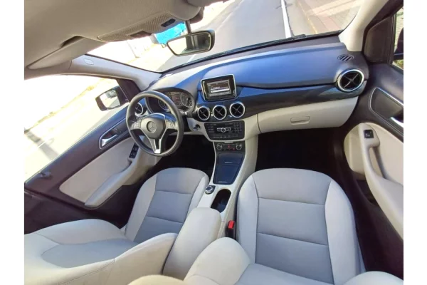 Auto in Vendita a Fier - 5,900 Euro