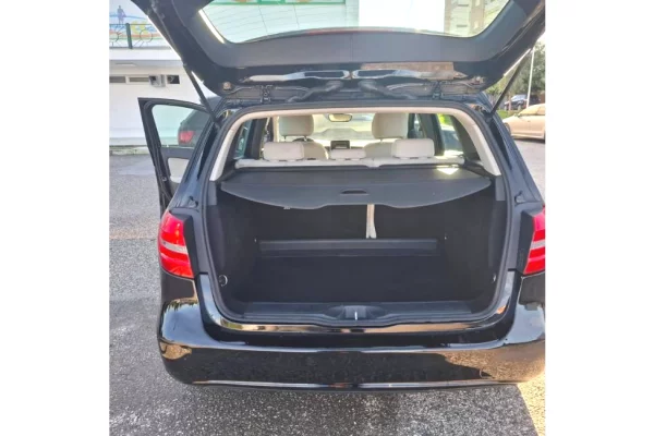 Auto in Vendita a Fier - 5,900 Euro