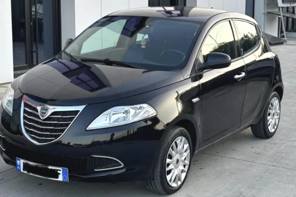 Auto in Vendita a Tirana - 3,200 Euro