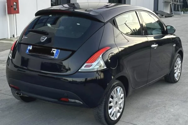 Auto in Vendita a Tirana - 3,200 Euro