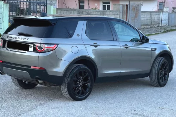 Auto in Vendita a Berat - 13,500 Euro