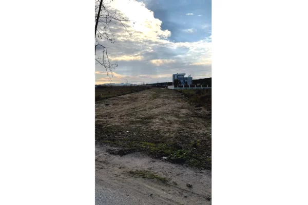 Truall ose Toke ne Durres - 160,000 Euro