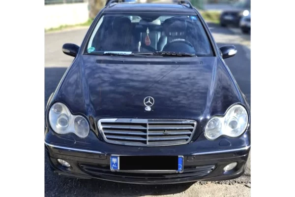 Makina ne shitje ne Tirane - 4,000 Euro