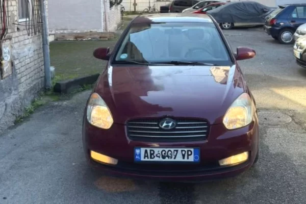 Auto in Vendita a Tirana - 2,400 Euro