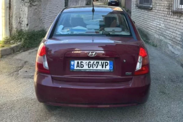 Auto in Vendita a Tirana - 2,400 Euro