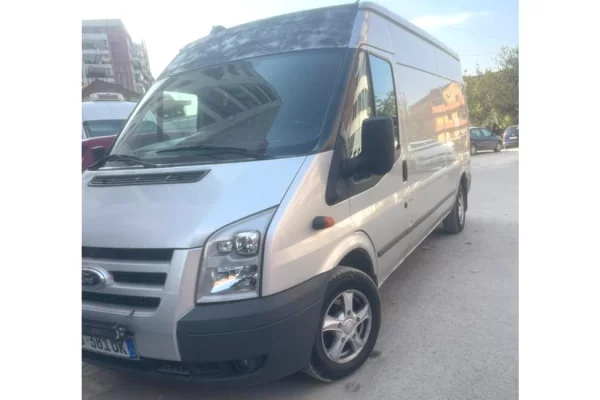 Auto in Vendita a Tirana - 8,700 Euro