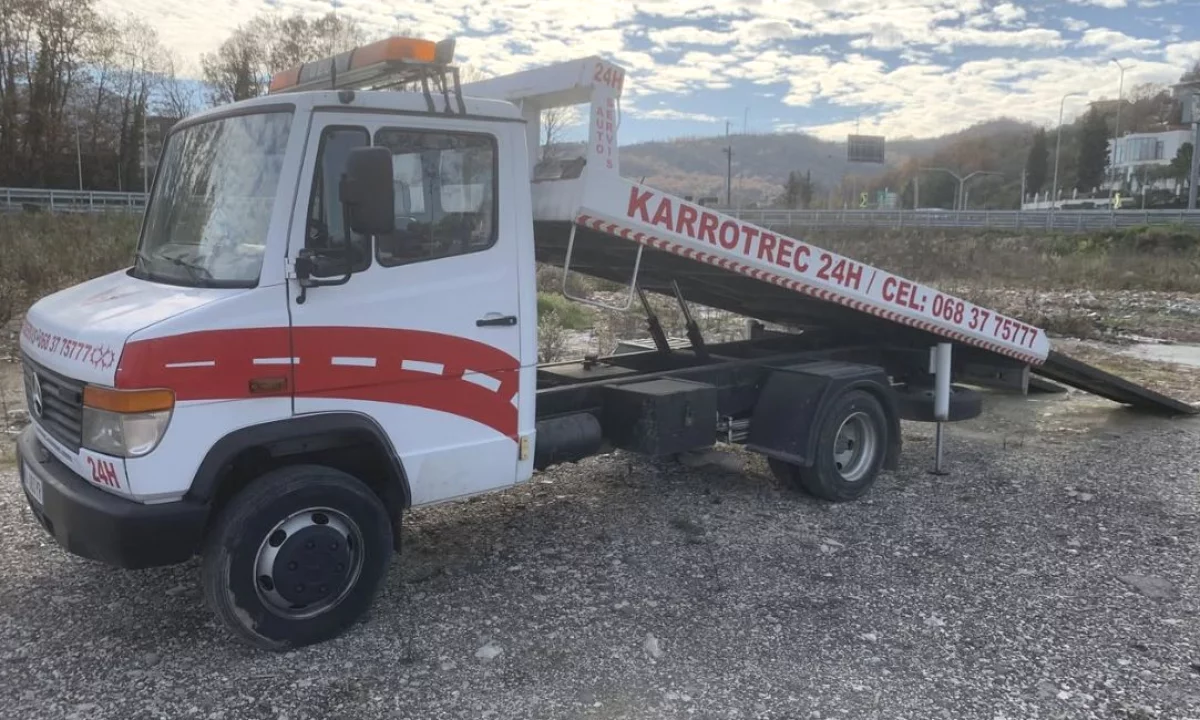 Auto in Vendita a Tirana, Mercedes-Benz, 2001 Diesel,Kambio Manual Pagamento 14,000  Euro.