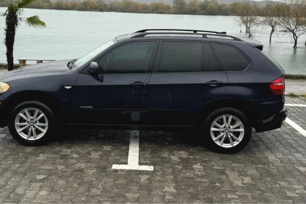 Auto in Vendita a Tirana - 8,500 Euro