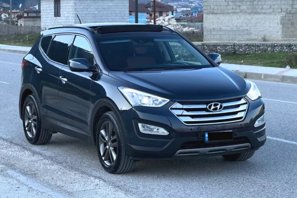 Auto in Vendita a Tirana - 12,900 Euro