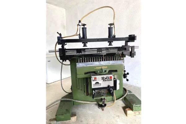 Strumenti di lavoro a Pristina - 1,200 Euro