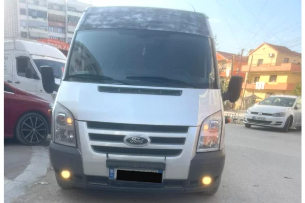 Auto in Vendita a Tirana - 8,700 Euro