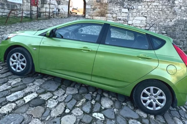 Auto in Vendita a Tirana - 4,300 Euro