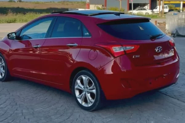 Auto in Vendita a Fier - 6,900 Euro