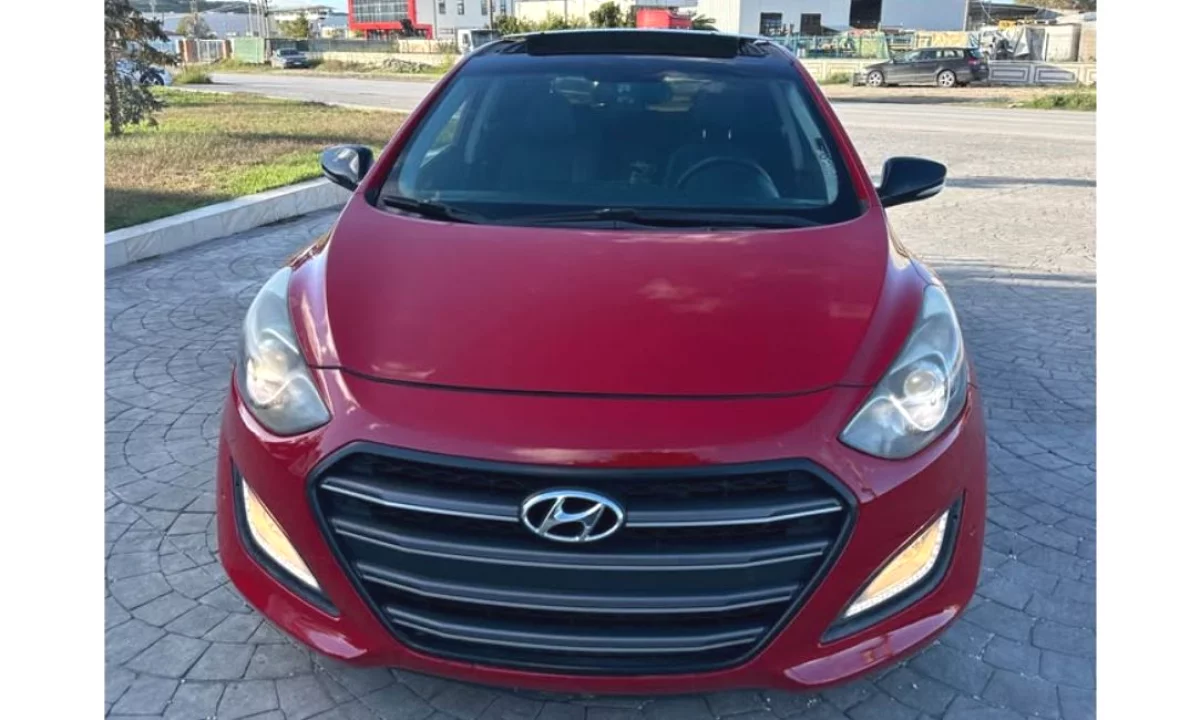 Auto in Vendita a Fier, Hyundai, 2012 Diesel,Kambio Automatik Pagamento 6,900  Euro.