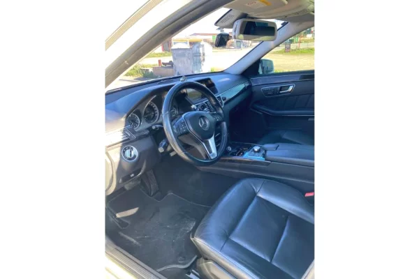 Auto in Vendita a Fier - 8,700 Euro