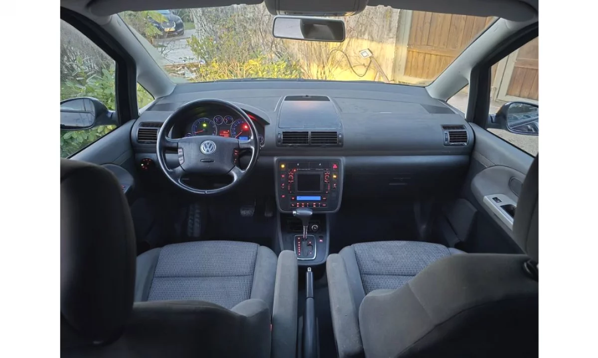 Auto in Vendita a Tirana, Volkswagen, 2007 Benzine,Kambio Automatik Pagamento 2,900  Euro.