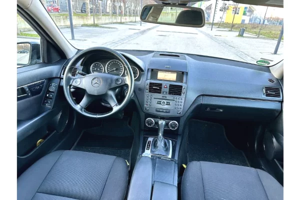 Auto in Vendita a Tirana - 5,500 Euro