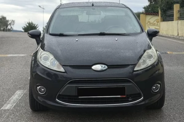 Auto in Vendita a Fier - 3,700 Euro