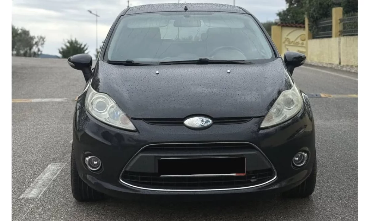 Auto in Vendita a Fier, Ford, 2010 Diesel,Kambio Manual Pagamento 3,700  Euro.