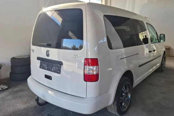 Auto in Vendita a Tirana - 6,800 Euro