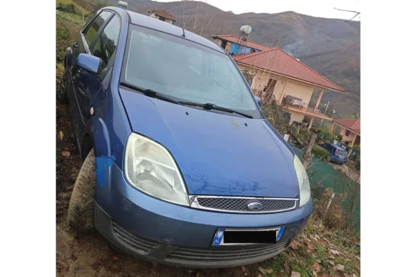 Auto in Vendita a Elbasan - 2,200 Euro
