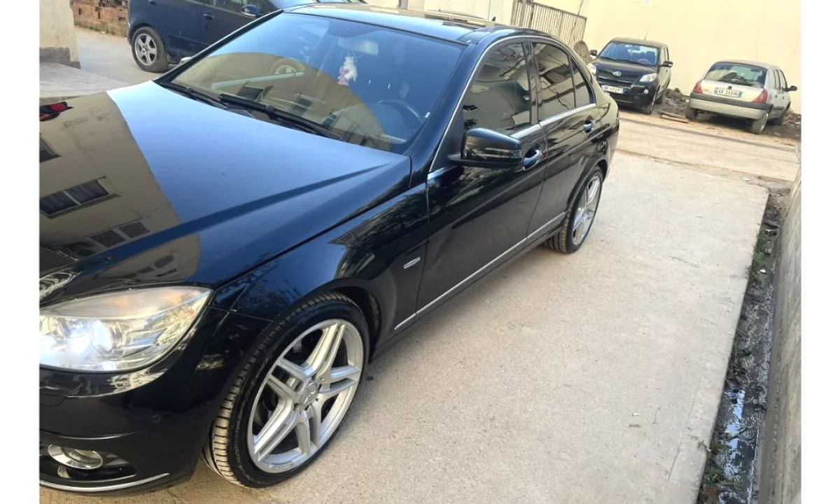 Auto in Vendita a Tirana, Mercedes-Benz, 2010 Diesel,Kambio Automatik Pagamento 5,500  Euro.