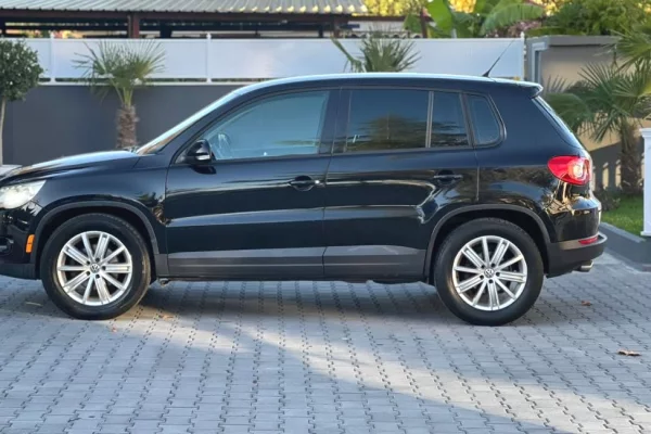 Auto in Vendita a Tirana - 5,400 Euro