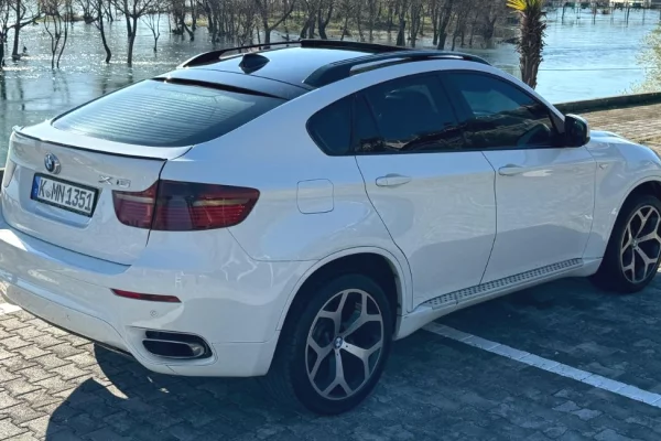 Auto in Vendita a Tirana - 10,500 Euro