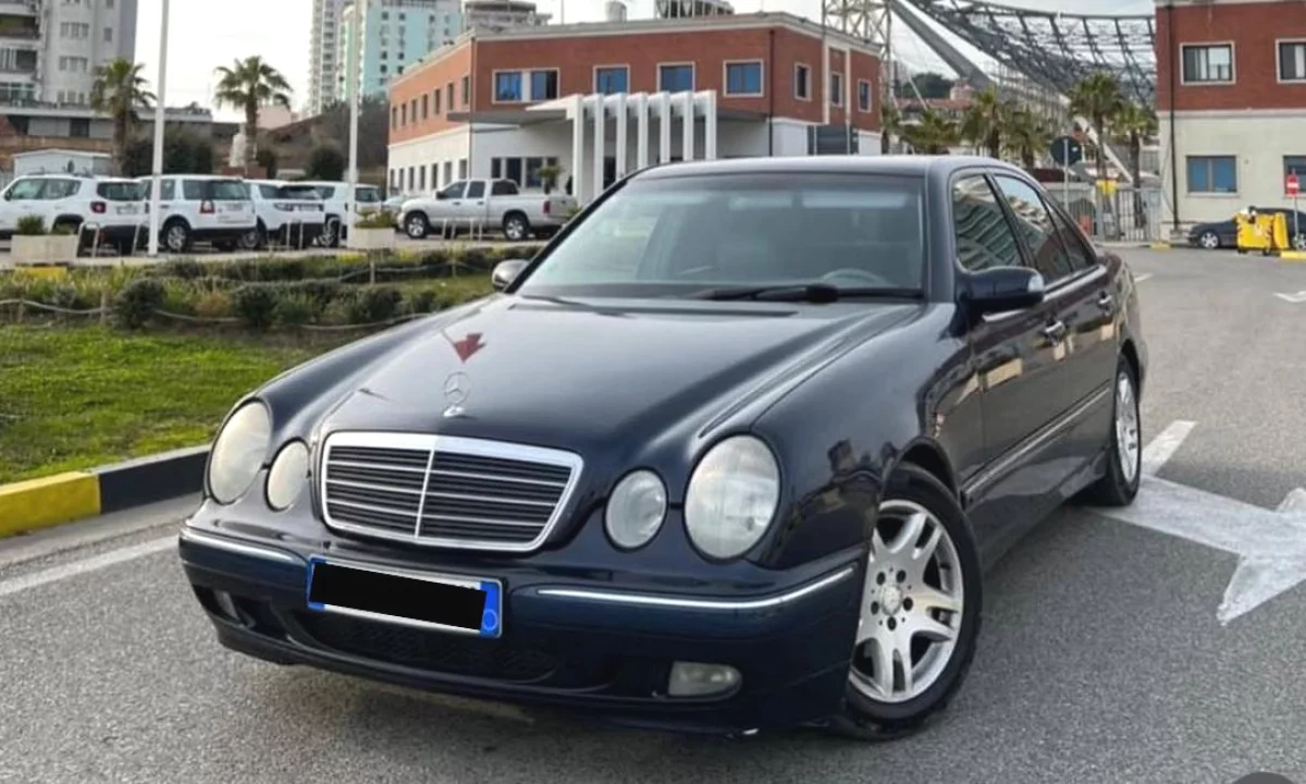 Auto in Vendita a Tirana, Mercedes-Benz, 2001 Diesel,Kambio Automatik Pagamento 3,000  Euro.