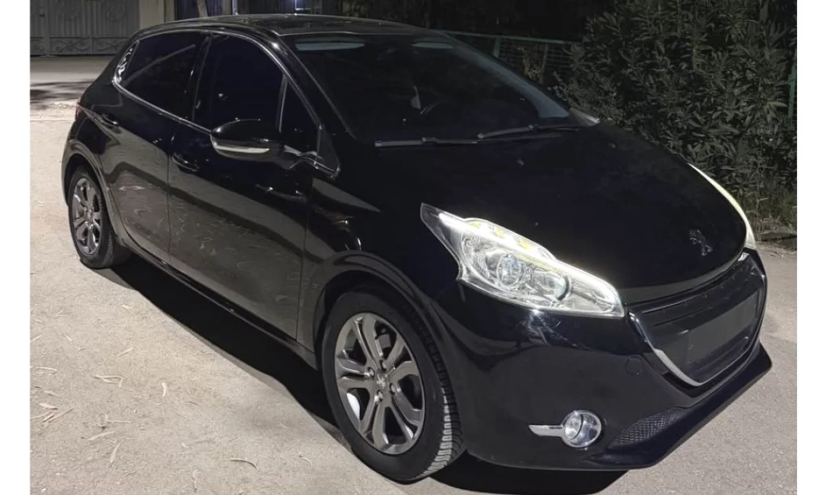 Auto in Vendita a Tirana, Peugeot, 2008 Diesel,Kambio Automatik Pagamento 6,500  Euro.