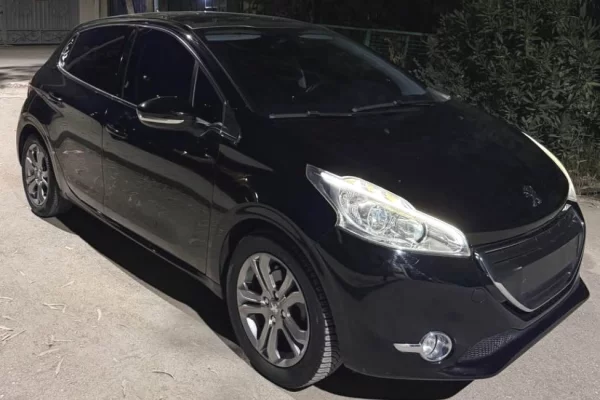 Auto in Vendita a Tirana - 6,500 Euro