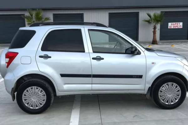 Auto in Vendita a Tirana - 5,300 Euro