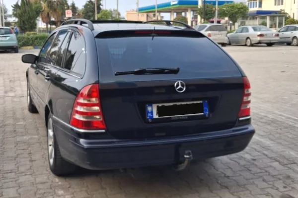 Auto in Vendita a Tirana - 3,800 Euro