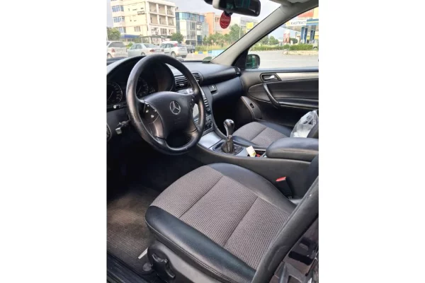 Auto in Vendita a Tirana - 3,800 Euro