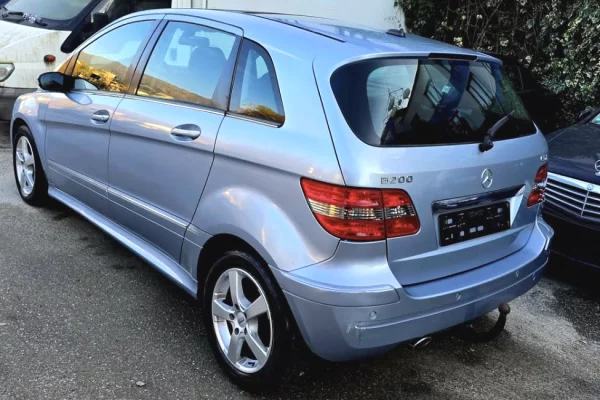 Auto in Vendita a Tirana - 2,900 Euro