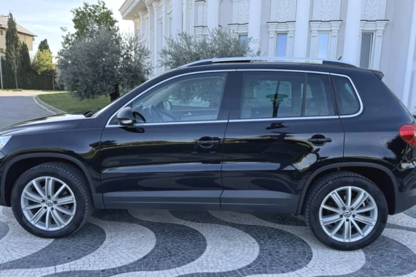 Auto in Vendita a Tirana - 8,700 Euro