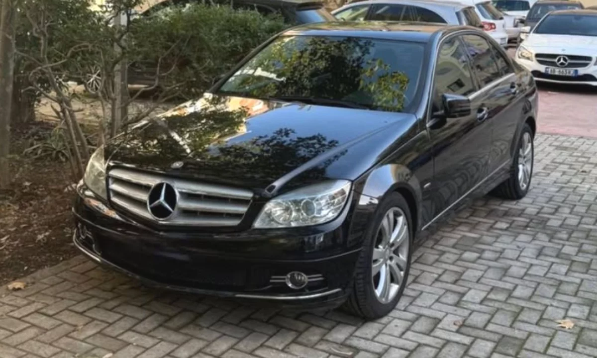 Auto in Vendita a Alessio, Mercedes-Benz, 2010 Diesel,Kambio Automatik Pagamento 6,500  Euro.