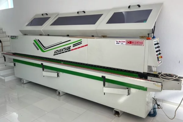 Strumenti di lavoro a Tirana - 10,700 Euro