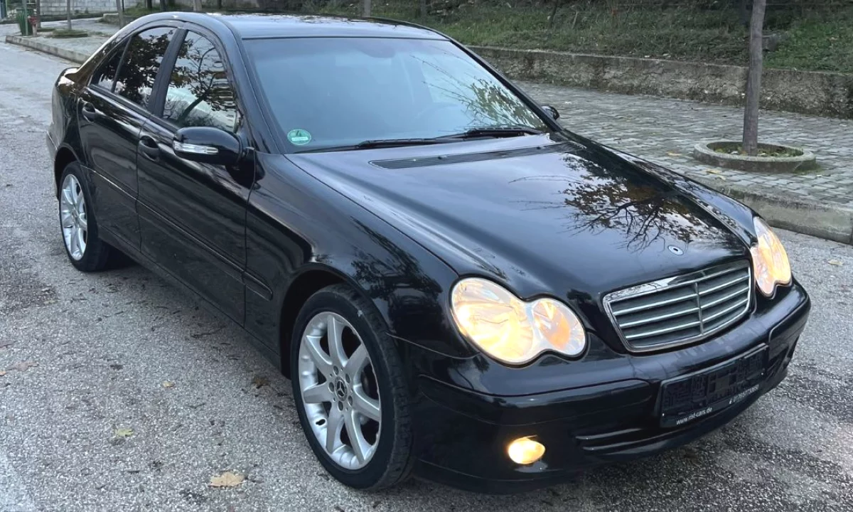 Auto in Vendita a Tirana, Mercedes-Benz, 2006 Benzine,Kambio Manual Pagamento 3,200  Euro.