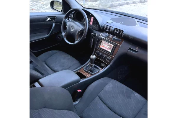 Auto in Vendita a Tirana - 3,200 Euro