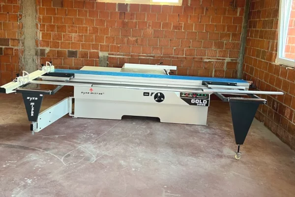 Strumenti di lavoro a Pristina - 5,800 Euro