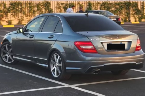 Auto in Vendita a Tirana, Mercedes-Benz, 2012 gasoline-gas,Kambio Automatik Pagamento 8,500  Euro.