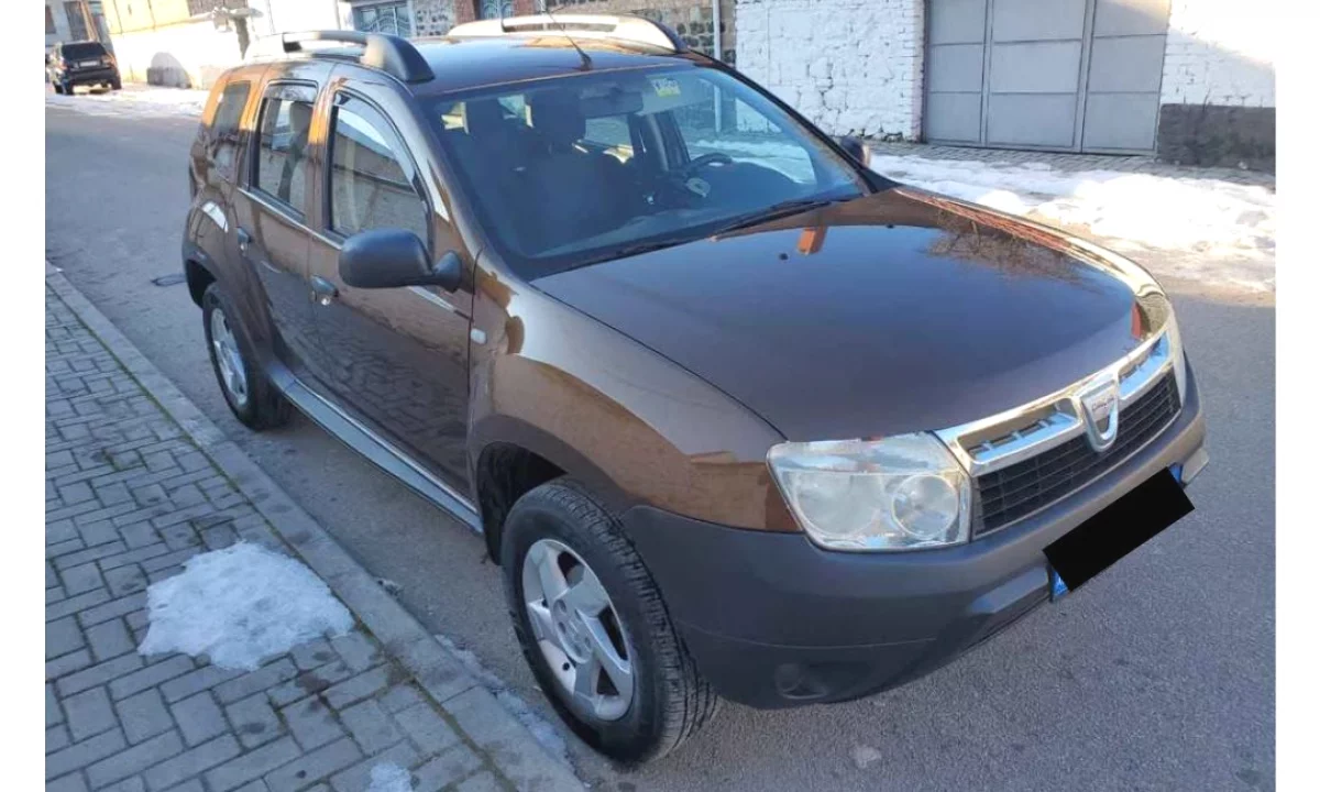 Auto in Vendita a Koriza, Dacia, 2011 gasoline-gas,Kambio Automatik Pagamento 5,000  Euro.